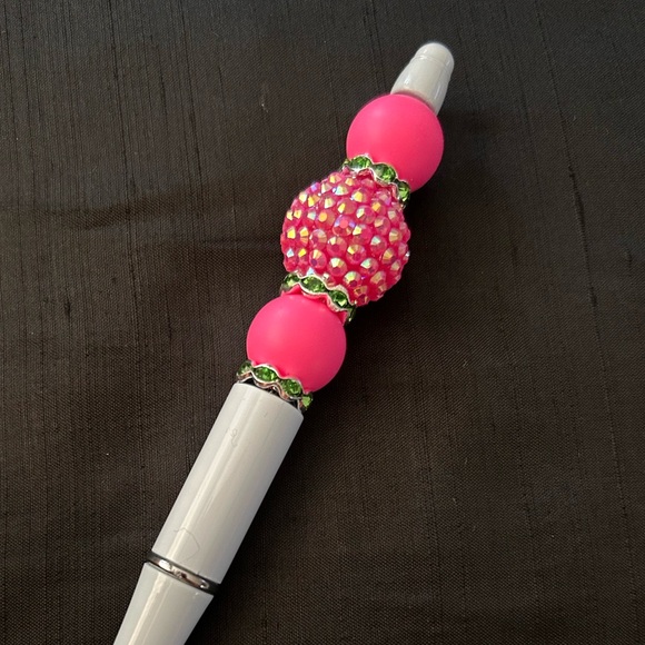 Stylish Pink and White Beaded Pen 🖋️ - Picture 3 of 7